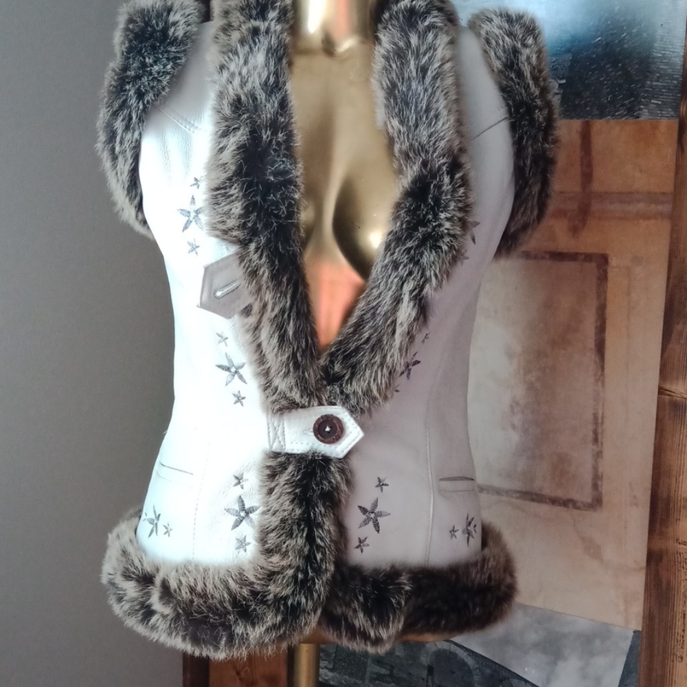 Women's White Faux Fur Trim Vest